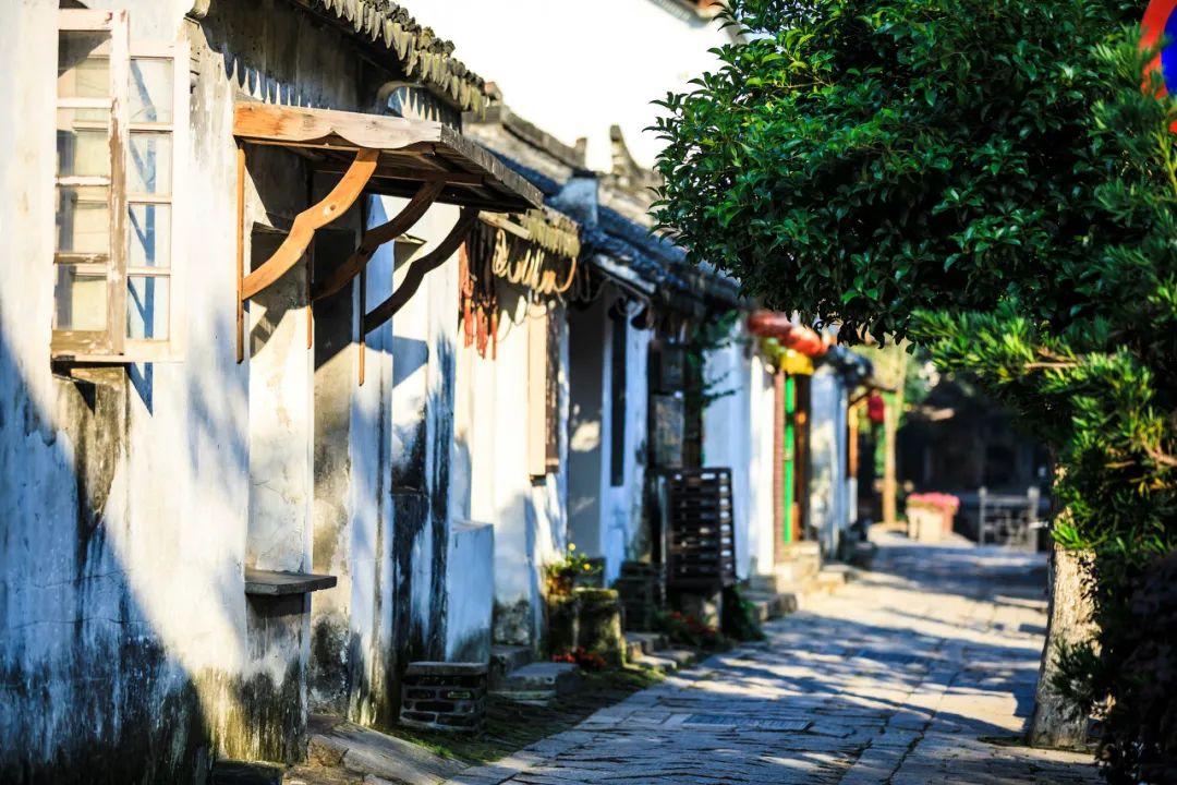 上海三大亨后人命运如何？一人败光家产，一人子孙成才，一人绝后
